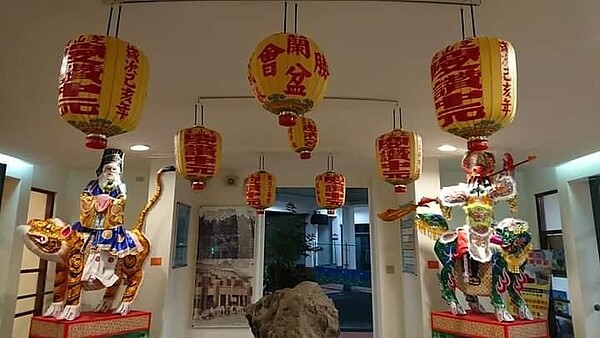 彩繪水燈藝文展。易小滿攝