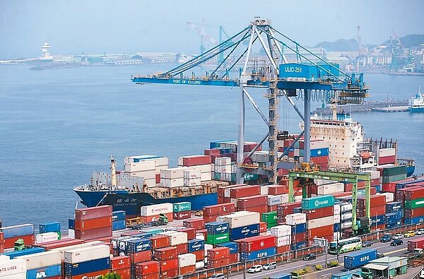 台經院院長張建一25日示警，預估今年全球經濟應不至於衰退，但2023年全球經濟負成長的機率滿高。圖／聯合報系資料照