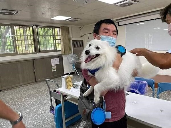 毛小孩健康檢查。易小滿攝
