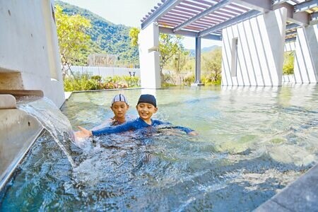 遭土石淹沒13年的紅葉溫泉，歷時2年重建，27日以「紅葉谷綠能溫泉園區」重現風華。（莊哲權攝）