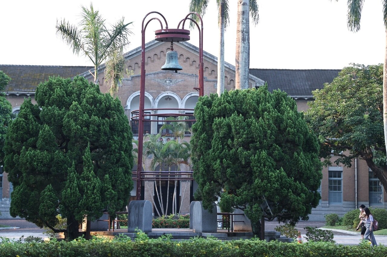 台大宿舍今天晚間發生學生墜樓意外。記者侯永全／攝影 