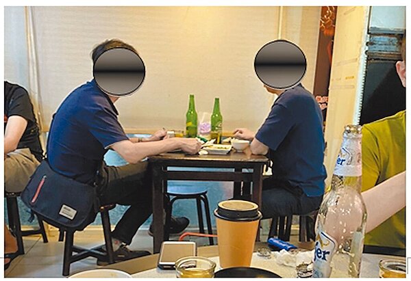 長期收賄的中油張姓員工,都在辦公室收回扣,增加檢調蒐證困難,直到他被調職後,與業者相約小吃店吃飯收賄,才取得受賄關鍵事證。圖/基隆地檢署提供/張志康基隆傳真