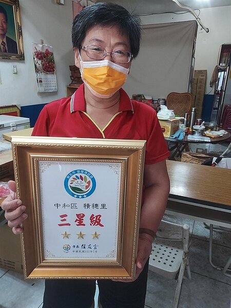 石淑鳳除了也同時擔任關懷社區福利協會理事長。易小滿攝