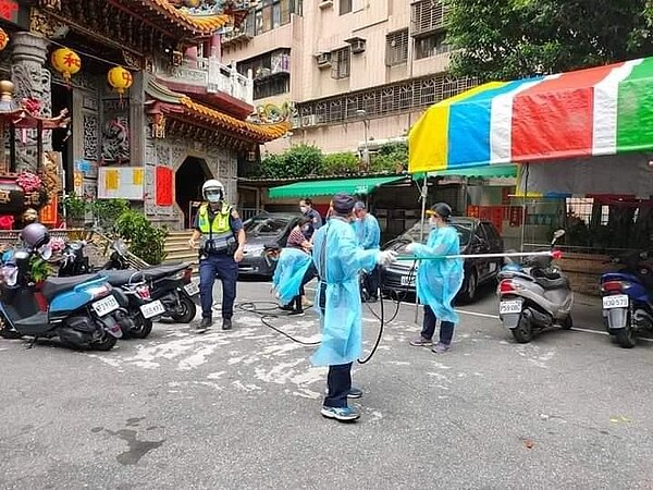 防疫先鋒，當仁不讓。易小滿攝