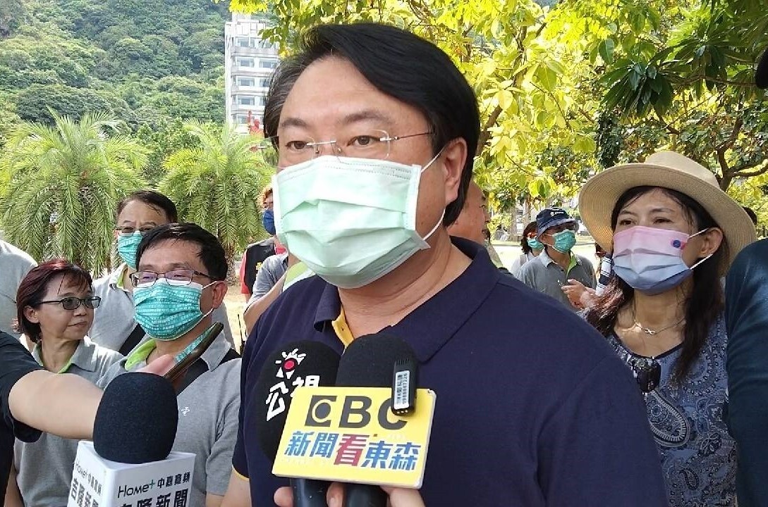 基隆市長林右昌今天說，希望能夠下一場雨勢比較大的雨，而且下在集水區，舒緩缺水問題。記者邱瑞杰／攝影 