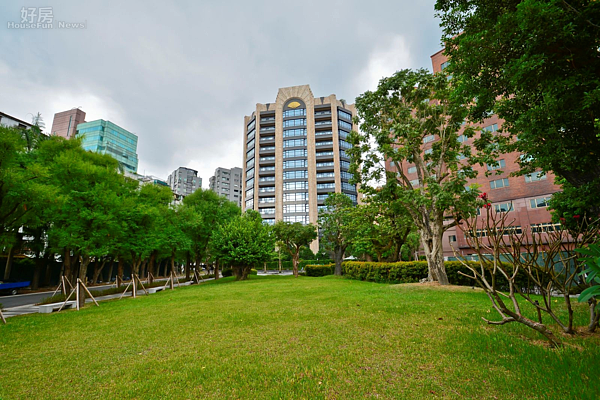 豪宅售價高貴,但租金不一定比附近一般住宅好(好房網資料中心)