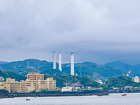 基隆守護外木山行動小組發起第一個地方公投，反對填海造陸興建台灣第四座天然氣接收站。（陳彩玲攝）