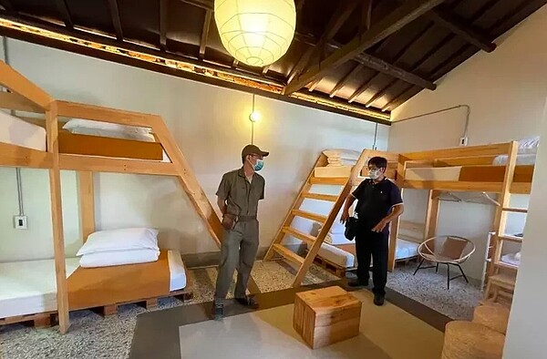 高雄左營建業新村中的特色旅宿「軍旅舍」。本報資料照