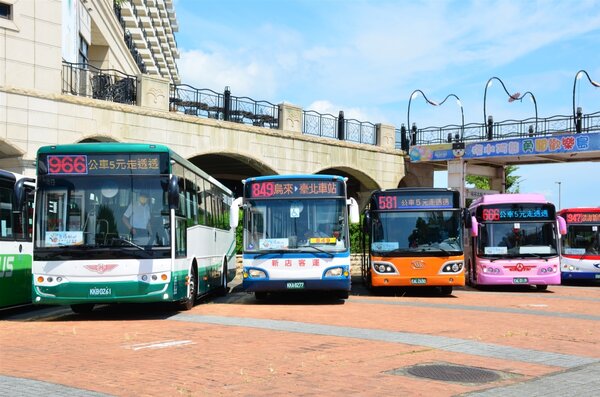 30條「新北有緣 公車5元走透透」公車路線整體運量成長約達40％。圖／新北市政府提供