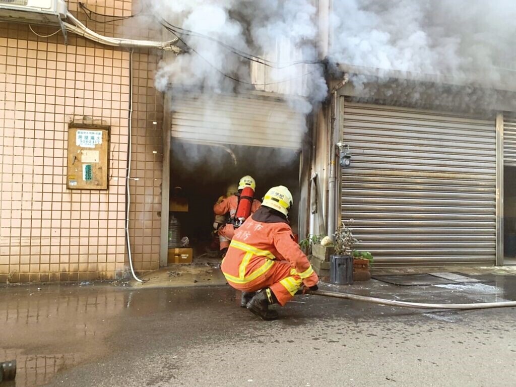 產險公會表示，截至今年4月底住宅火災及地震基本保險投保件數約有338萬件。圖／竹市消防局提供