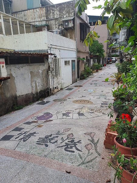 打造出美侖美奐情藝巷。圖／易小滿攝