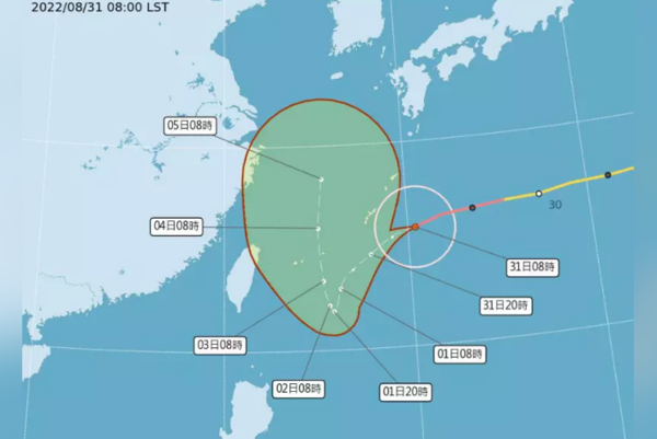強颱軒嵐諾來勢洶洶，氣象局預估，軒嵐諾對台灣北部、東部海域的威脅性相當高，受到颱風外圍環流影響，北部、東北部今晚就會開始逐漸降雨。圖／氣象局提供