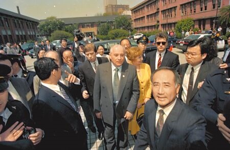 
1994年，戈巴契夫訪問台灣、赴立法院演講，留下這張與王金平同框的照片。（本報資料照片）
