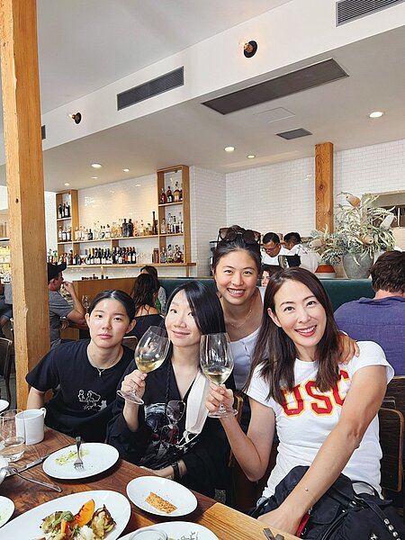 陶子母女(左)和賈永婕母女(右)在美國相會。圖/陶子提供