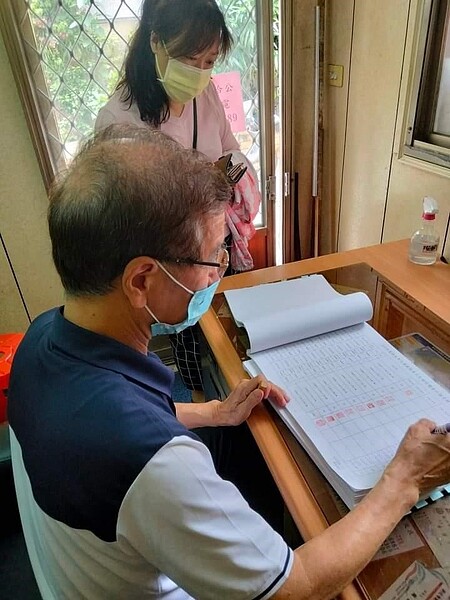 朝陽里發放每戶回饋金500元。圖／里辦提供

