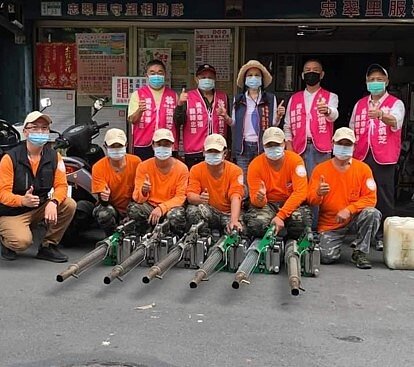 超強志工團隊。圖／易小滿攝