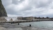 基隆嶼碼頭大浪越堤　基市府宣布2日起封島3天、航班取消
