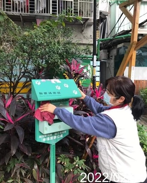 犧牲奉獻的志工。圖／里辦提供


