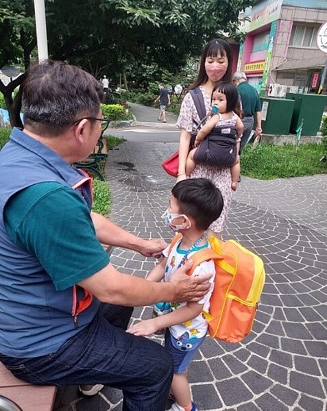 小朋友下課了。圖／易小滿攝


    