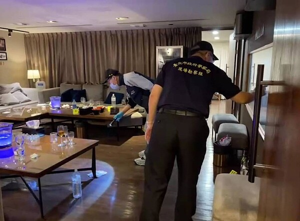 羅姓男子在酒店飲酒與黃姓男子起衝突,遭對方持刀刺死,警4小時後逮捕凶嫌。記者廖炳棋/翻攝