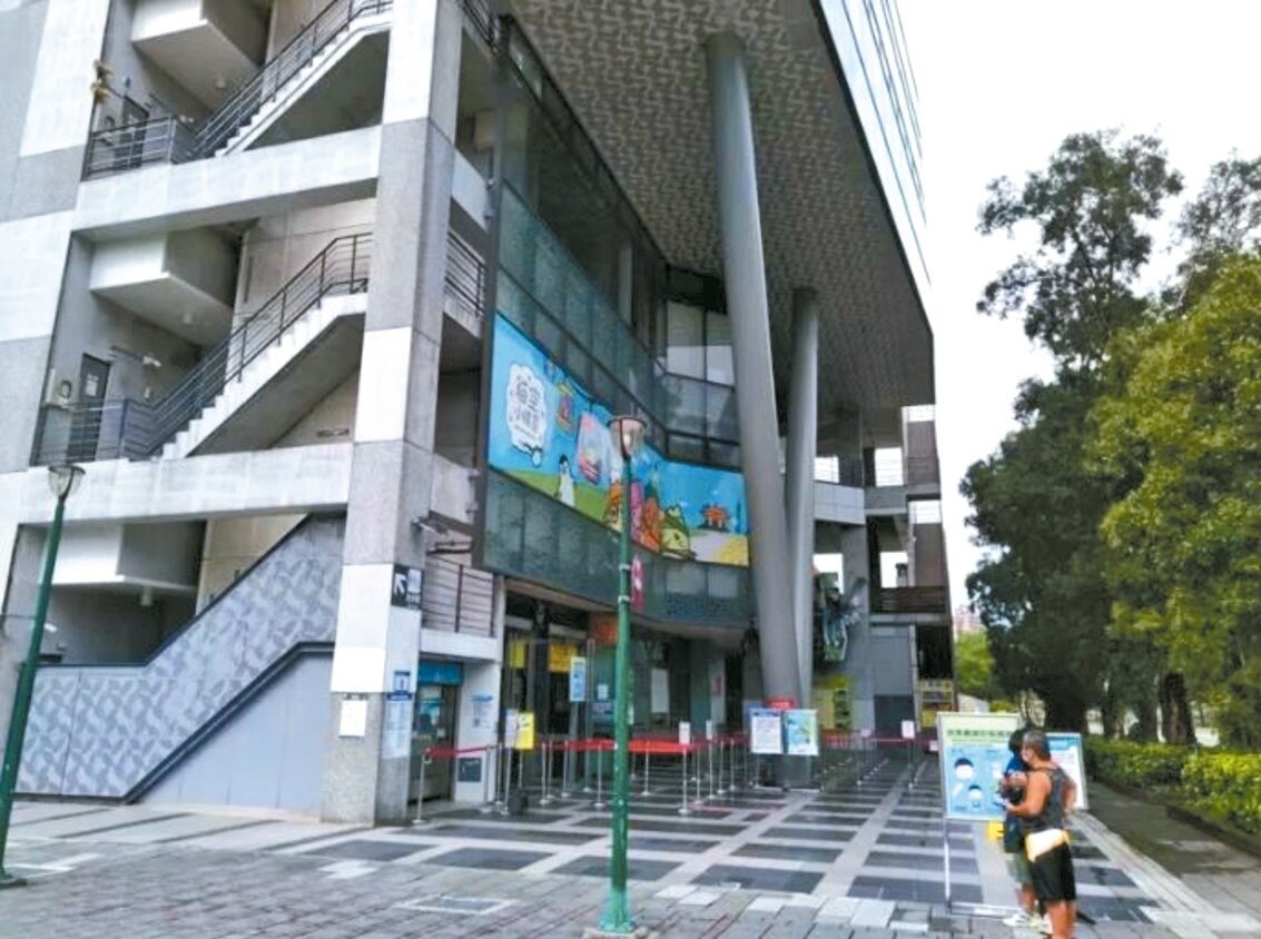 柯文哲任內推動三貓計畫,卻遭質疑貓纜11年年年虧損,績效穩定的動物園收入近年也斷崖式下降。記者林麗玉/攝影