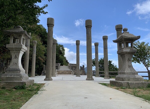 歷經台電五年修復的金瓜石神社古蹟,將於9日在新北瑞芳亮相,台電更搭配推出一連三日的黃金盛典藝術祭。台電提供