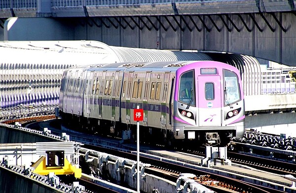 桃園市政府表示推動軌道建設,自償性債務高一些是正常現象。圖/桃園大眾捷運公司提供