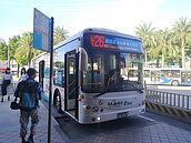 新北推公車5元走透透　30條路線運量增加57％