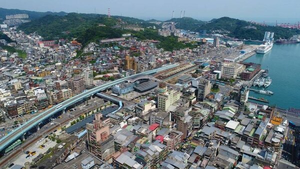 台北市長柯文哲10日再對基隆捷運點出4大問題。圖／基隆市政府提供