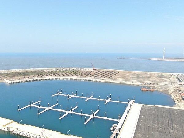 彰化漁港碼頭工程後續工程招標不易,將減少工項重新招標。圖/彰化縣府提供