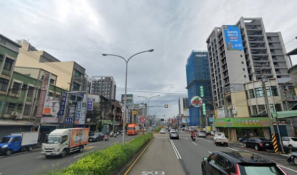 原PO在新竹竹北的縣政特區買了2房的預售屋，地點靠近中華路一帶。圖／Google Maps