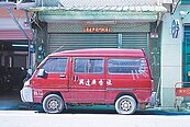 員林租屋糾紛　貨車占透天厝門口2年