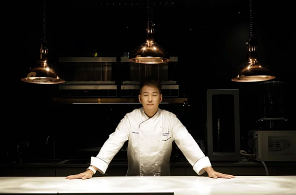 前三二行館名廚陳溫仁(Jimmy),一生投入西餐36年。圖/CIMES君尹提供。