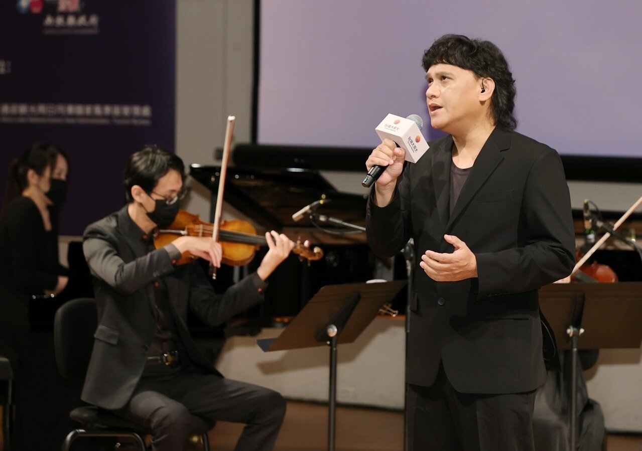 金曲歌王獻唱 台灣大哥大日月潭花火音樂節將於十月廿二日登場,金曲獎原住民歌王桑布伊將站台獻唱。記者曾原信/攝影