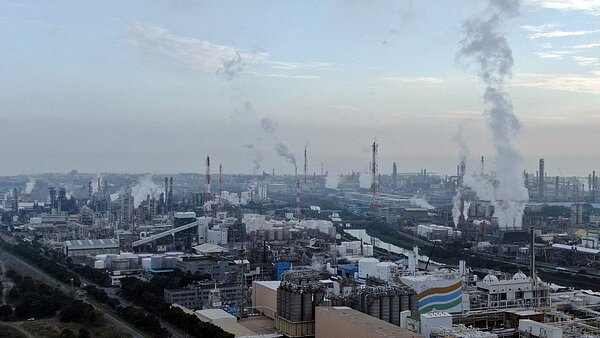 環保署擬重新啟動空汙費率調整方案,環團呼籲應盡快修法、納入更多徵收項目。記者劉學聖/攝影