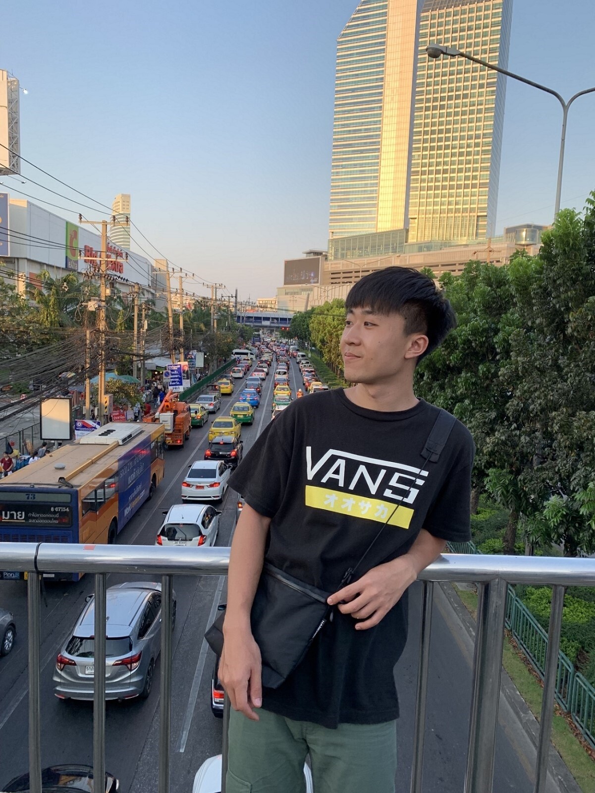 鄭稟淳運用永慶房屋「先到職再當兵」制度,可以放心去服兵役,退伍後順利就業。圖/永慶房產集團提供