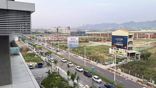首購自住年輕夫妻到新興重劃區購屋,為台中房市撐起另一片天。圖/鄉林不動產研究室提供