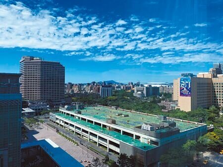 圖為財政部國產署2020年3月標售「世貿三館」，結果南山人壽以312.76億元成功得標地上權「地王之王」。（本報資料照片）