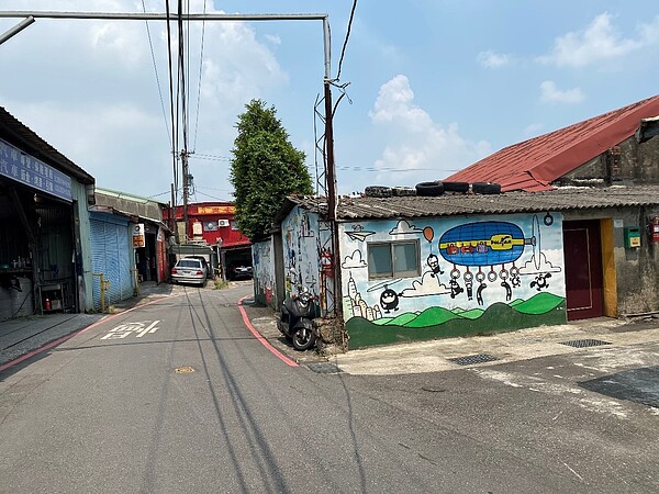 莊欽億表示希望能夠整頓自行車道，避免自行車與汽機車搶道。圖／鄭曉雯攝