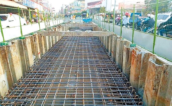 雨水下水道被視為看不見的良心工程,屏縣議員黃明賢建議屏縣府,應該積極提升實施率。(屏縣府提供/林和生屏東傳真)