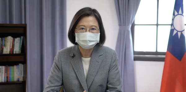 總統蔡英文昨(17)日上午以錄影方式為「第四屆危老+都更博覽會」開幕式致詞。圖/總統府提供