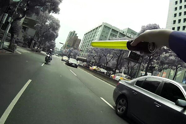 吊扣駕照期間勿駕車上路(非當事人)。圖/新北市府提供