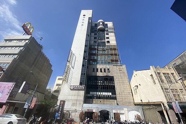 彰化喬友大樓預計今天開工拆除。圖/聯合資料照片