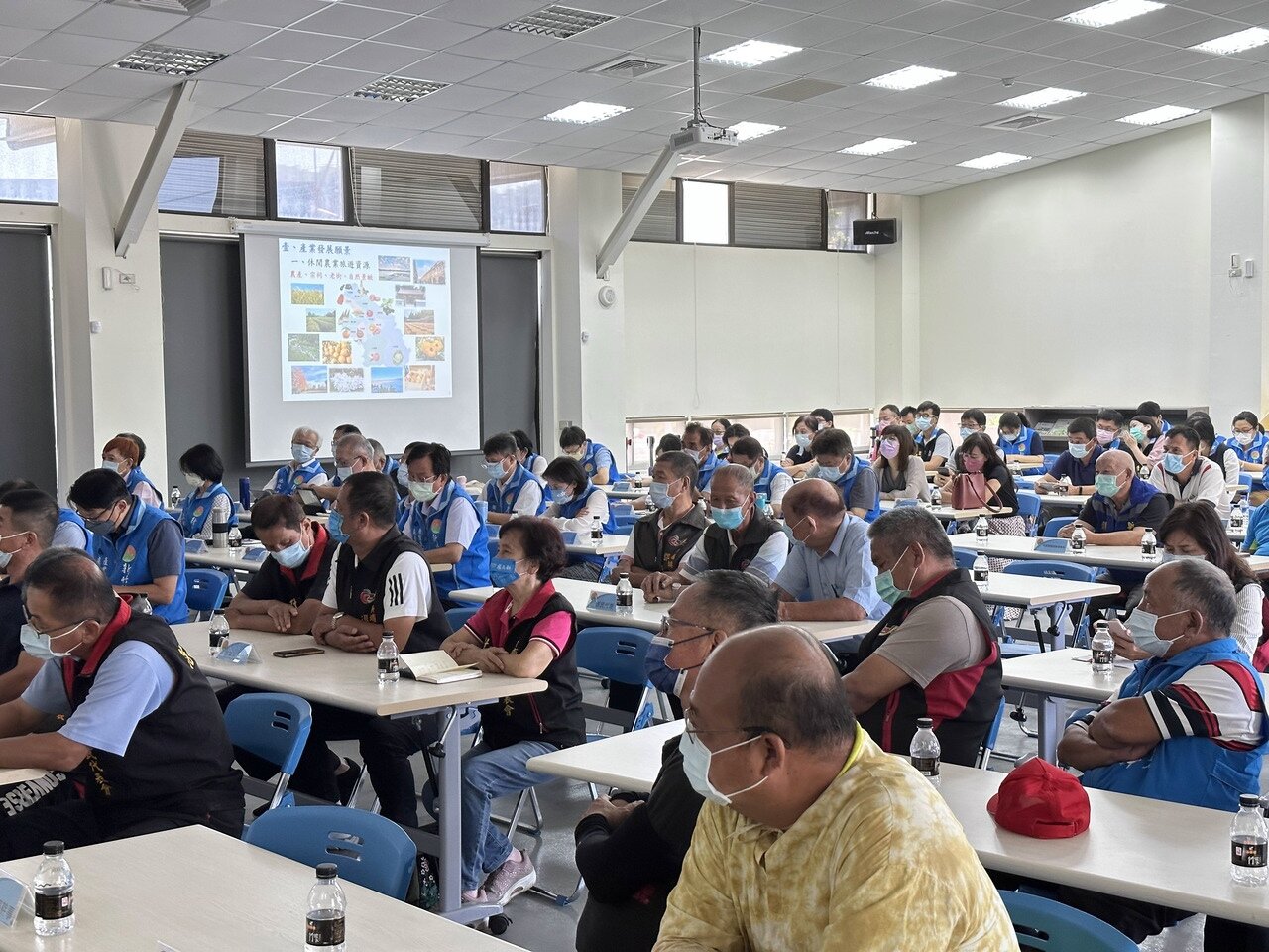 縣政新幹線在新埔鎮舉行,不少地方民代給予意見,並爭取建設。記者巫鴻瑋/攝影