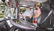 北市電動公車　年底可達400輛