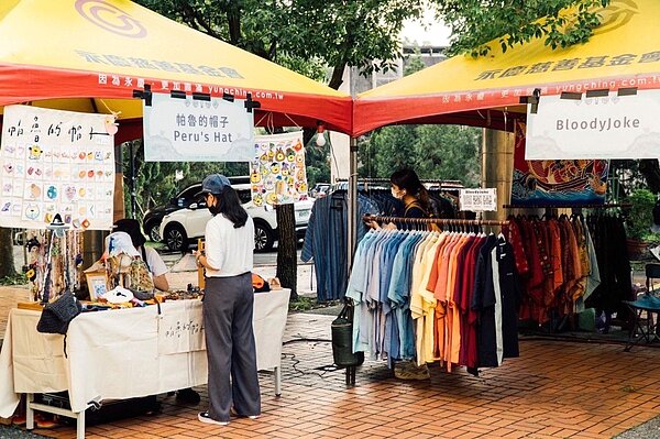 政大音樂節市集重磅登場,不只有精彩的音樂表演,還有豐富的特色市集。圖/政大音樂節籌備團隊提供