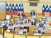 敬老卡擬擴大使用　侯：台鐵優先