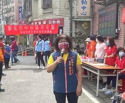 里長張金鳳有大姊風範。圖／里辦提供
