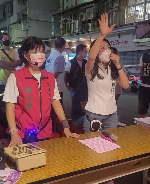 里長楊小莉默默奉獻愛心。圖片由里辦提供
