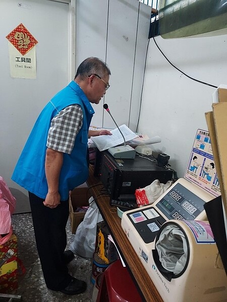 里長蘇俊琦廣播服務。圖／易小滿攝
